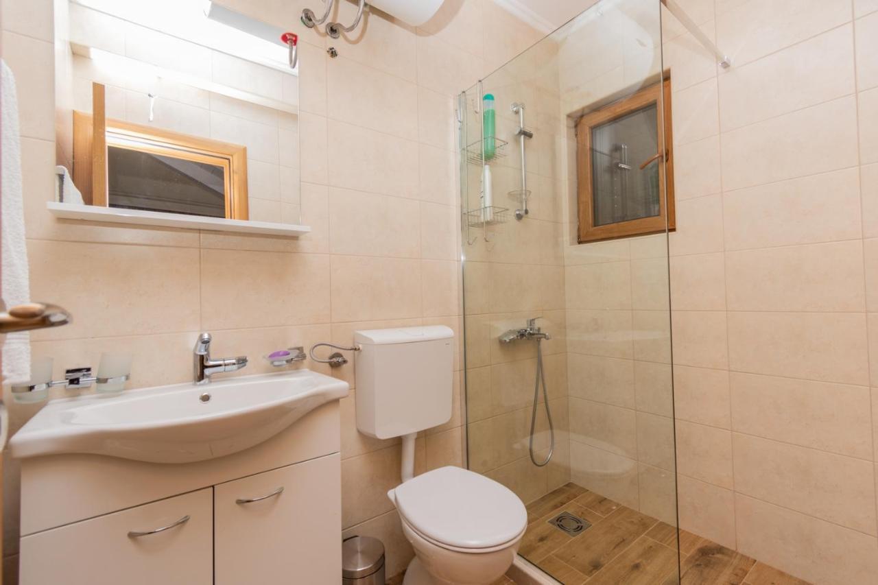 Ostroske Grede Bed & Breakfast Niksic Exterior photo